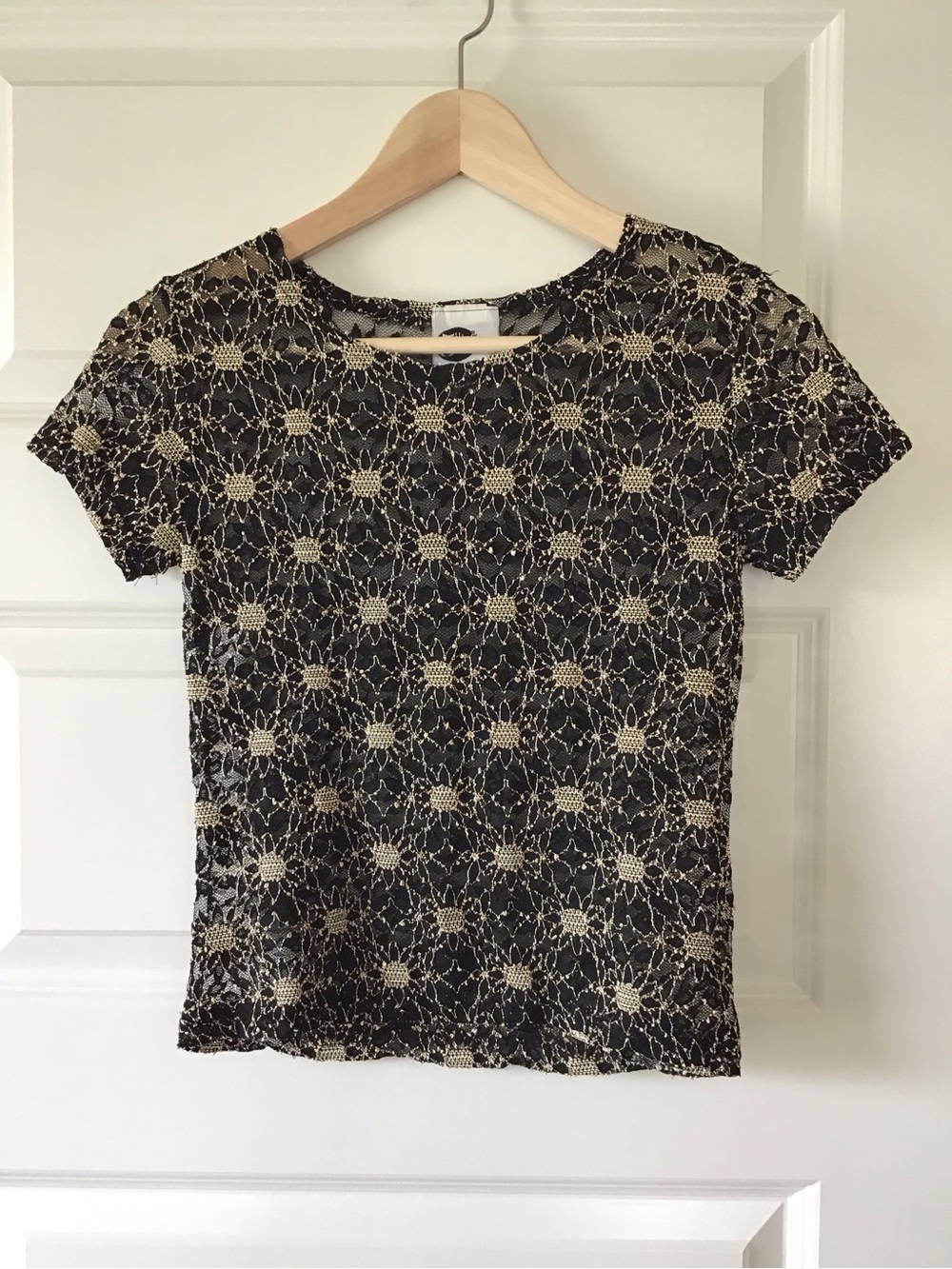 Vintage 5th & Ocean Black Short Sleeve Stretch Babydoll Top w/ Gold Lace Overlay